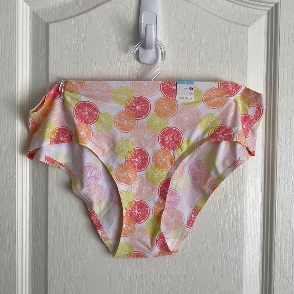 SO - Hipster Underwear in a White with Multi-Coloured Citrus Slices‌